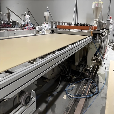 kopen Shenzhen HYPET 1220mm Width Plastic PVC Foam Board Extrusion Production Line PVC WPC Foam Board Panel Making Machine online manufacture