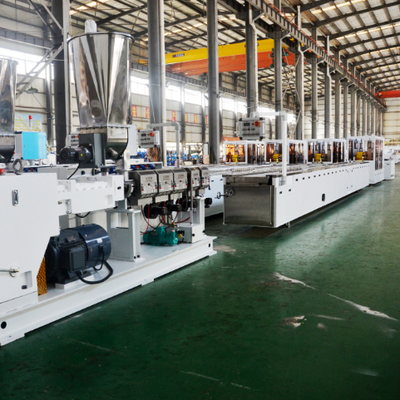 kopen China Manufacturer Customized WPC Anti Slip Wood Plastic Composite Outdoor PVC PP PE WPC Foamed Decking Floor Making Machine online manufacture