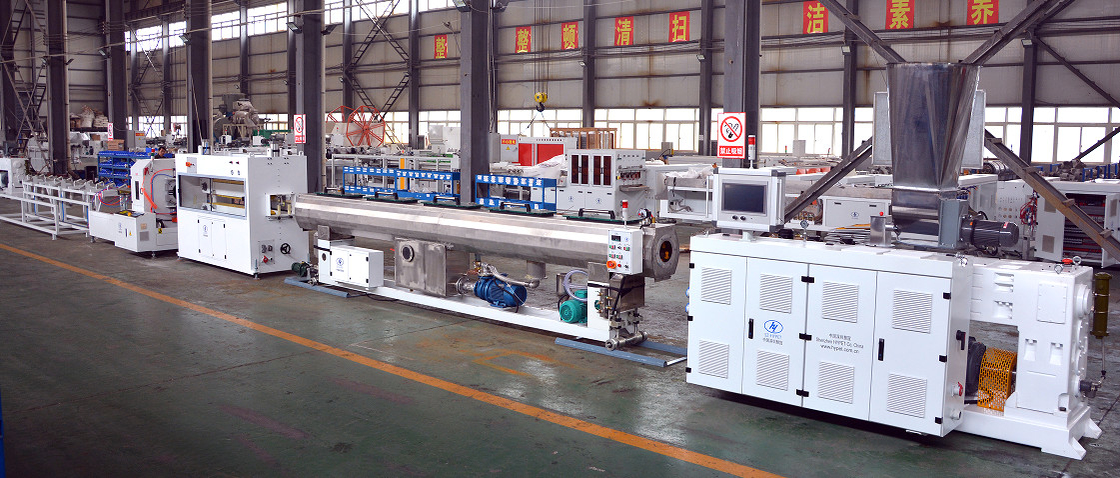 Hoge output langer levensduur lager verbruik 32-110mm Dubbel en enkel station PVC Pipe Making Machine Productielijn