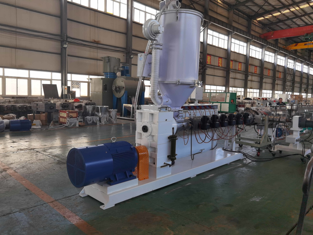 SJ150/28 90kw 380kg/h hoog efficiënt Grote uitslag single screw extruder in HDPE PE Ultra hoog moleculair gewicht PE voor buis