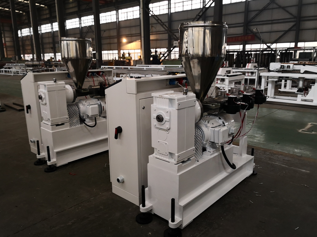 HDPE LDPE PE-buisprofiel pellets plaat grid board single screw Extruder SJ120/28 75kw 300kg/h extrusiemachine