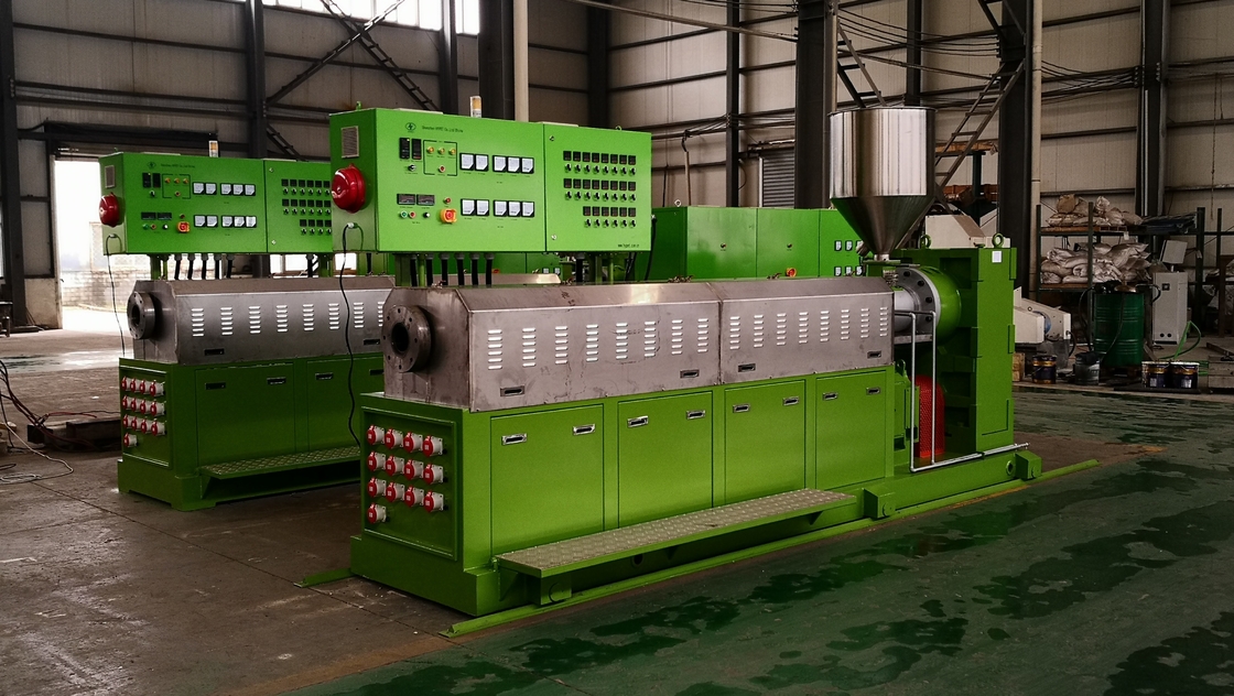 Nieuw model SJ120/30 90kw Tpu-extruderen Kleur Masterbatch pellets profiel afdichter zacht PVC-afdichter strip Eén schroef