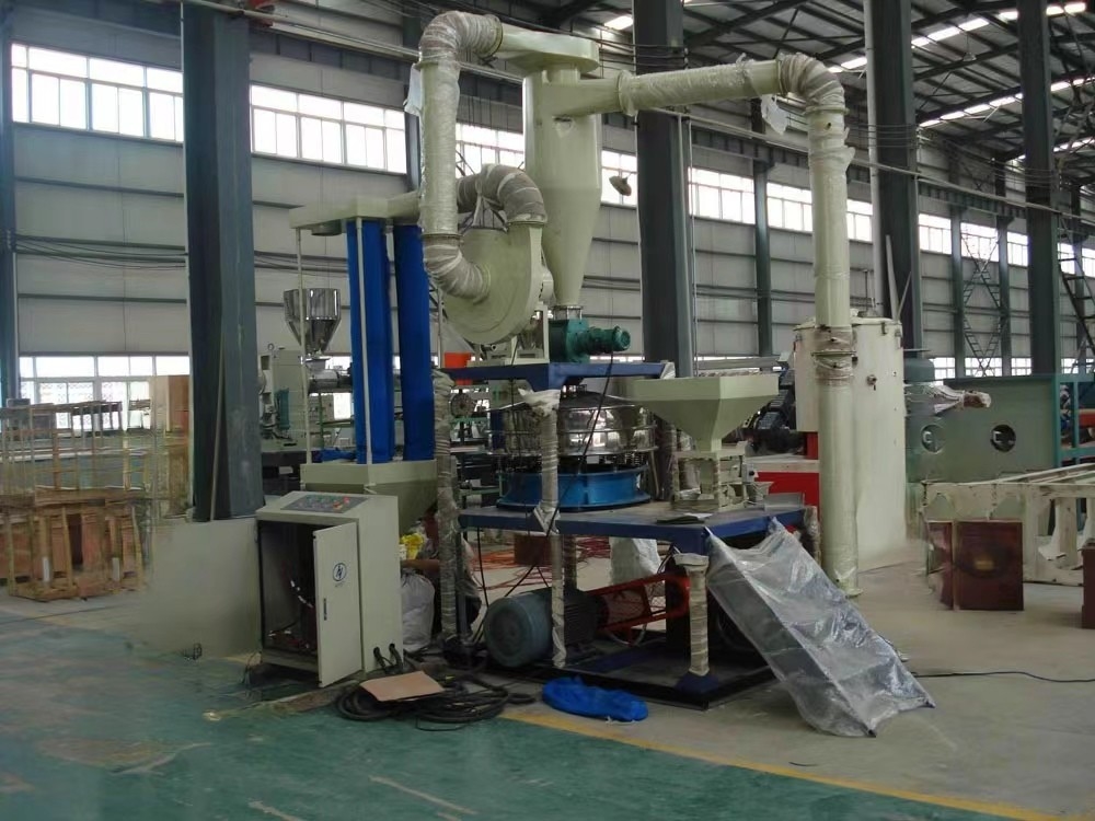 High Speed PP PE ronde schijf blad type Plastic Milling Pulverizer Machine / water koeling plastic pulverizing machine