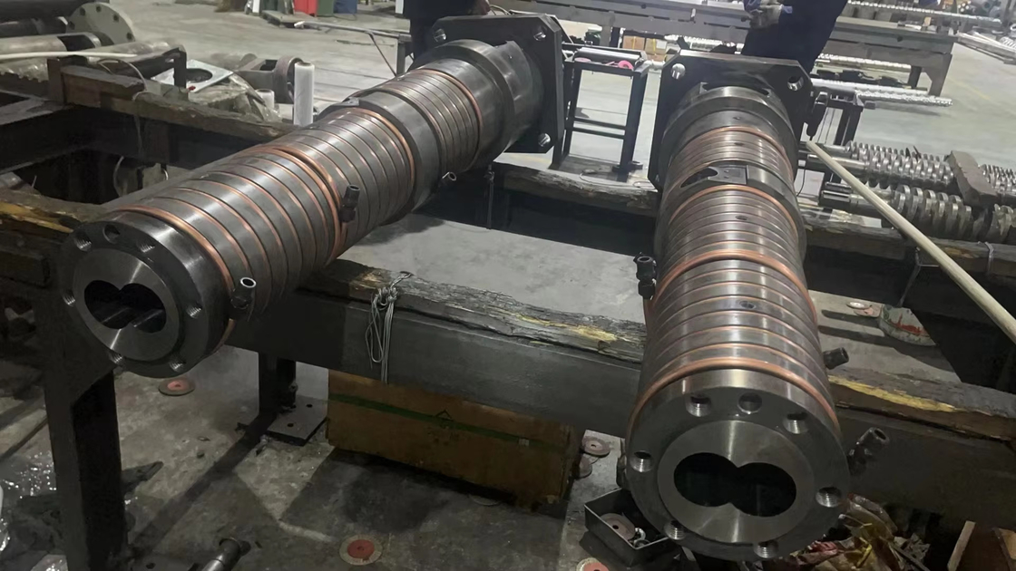 Plastic Extruder Koniek Twin Screw And Barrel / Bi-metal Screw And Barrel Voor Dubbele Twin Screw Extruders