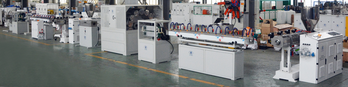 10-38 mm 0,5-2 inch PVC-pijpmachine met vezelversterking Flexible ventilatie-leiding geleiding Soft PVC-pijp productielijn