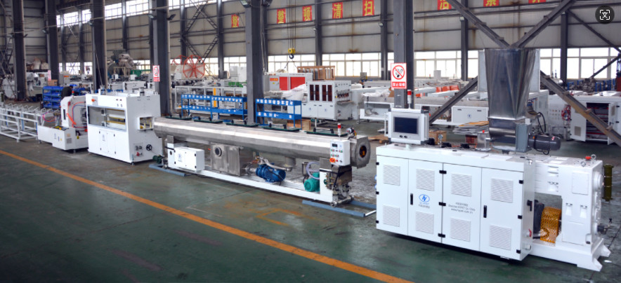 Hoge snelheid efficiënte werking 3''- 6''PVC-pijp Productielijn Met HYZS80/156 Koniek Twin Screw extruder