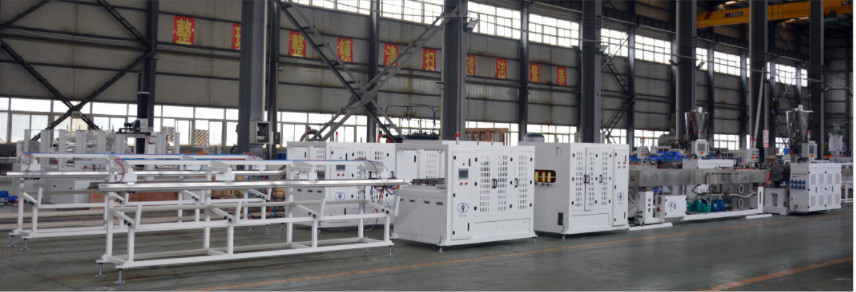 20-63/110/160/250mm Single Station PVC Pipe Making Machine Productielijn Hoge output Langere levensduur Lagere consumptie
