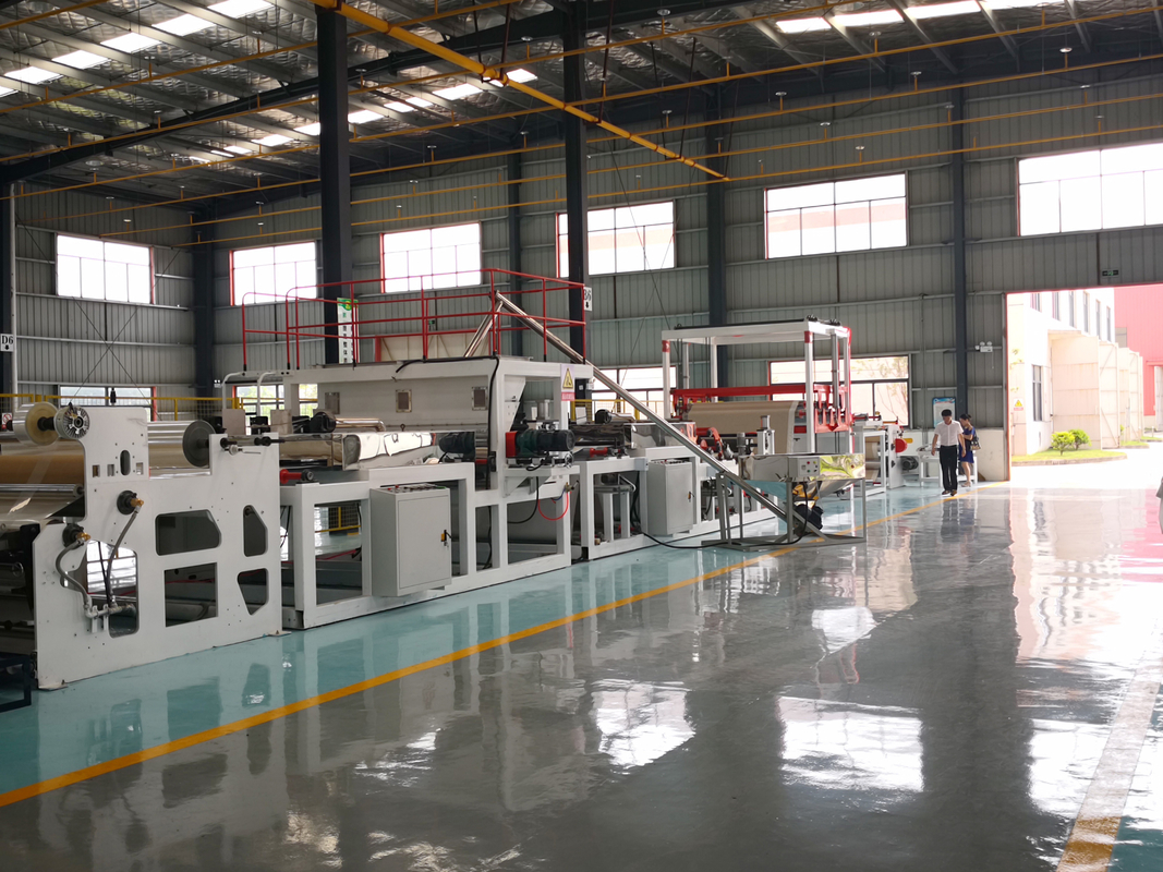 Automatische warm gesmolten kleefcoating / filmcoating en zandcoating productielijn aanpasbaar