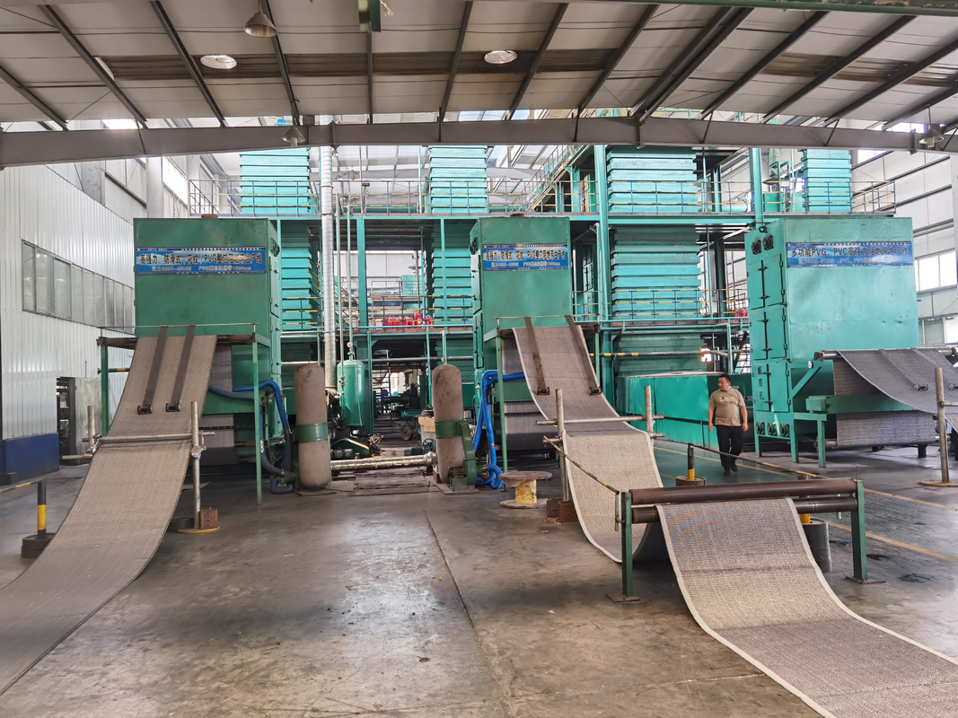 800-1400mm PVC/PVG Kolenmijn Conveyor Belt Productielijn Energiebesparende mijn Conveyor Belt Machine