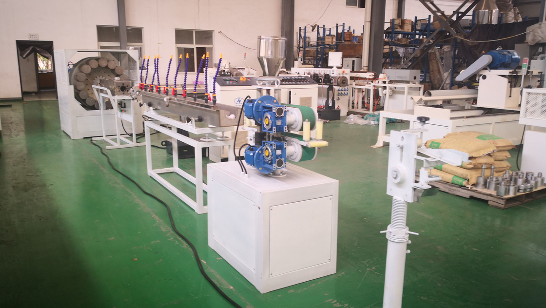 10-38 mm PVC-vezelversterkte slangmachine Twee lagen zacht PVC & één laag vezel