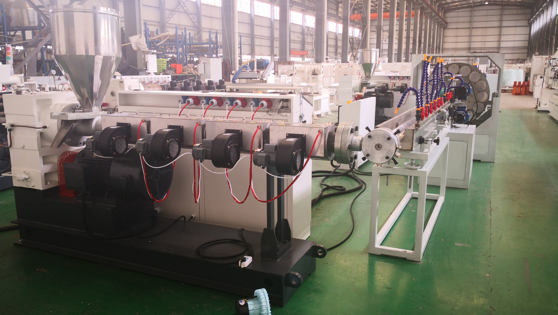 10-38 mm PVC-vezelversterkte slangmachine Twee lagen zacht PVC & één laag vezel