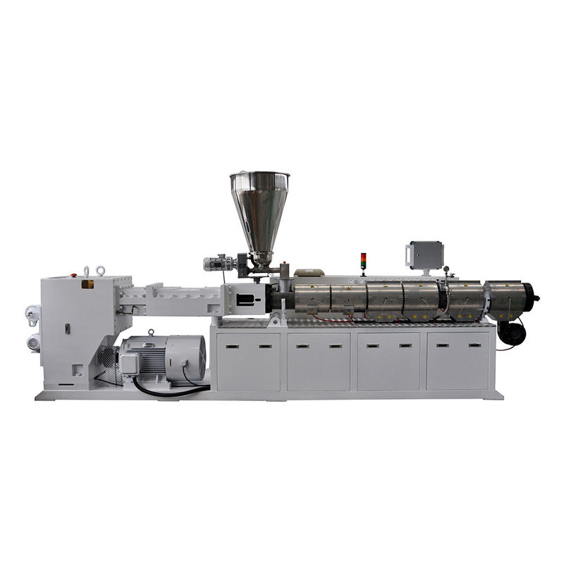 De plastic Machine van de Recyclingsextruder/de Tweelingoutput van de de Extrudermachine van Schroefpvc 700kg/H PS107/28