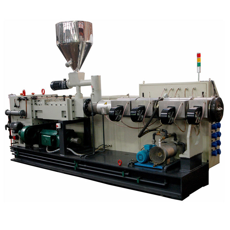 Grote de Extrudermachine van de Output Dubbele Schroef voor Plastic Verwerkings160kw PS130/28 Output 1100kg/H